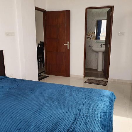 New 2 Bedroom Apartment, 100M Away From The Beach 拉维尼亚山 外观 照片