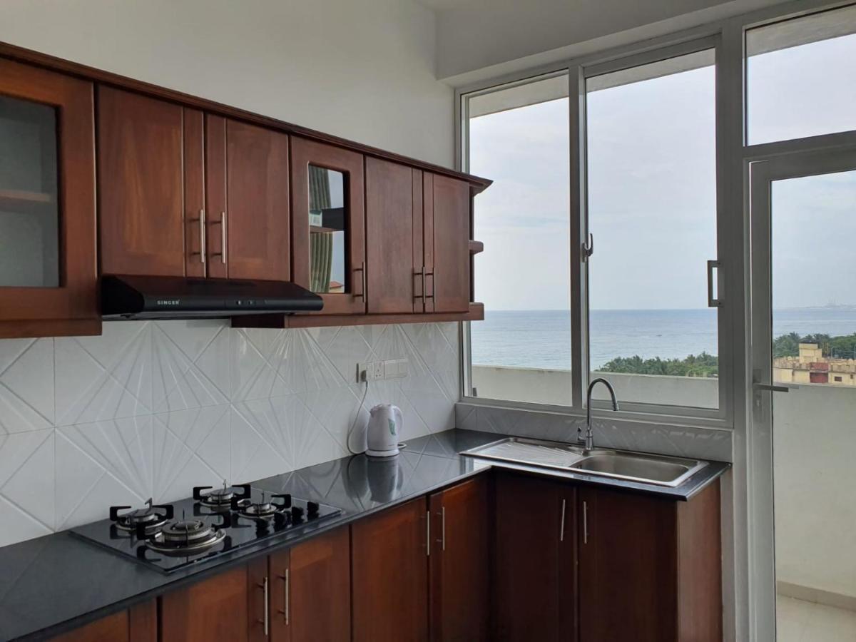 New 2 Bedroom Apartment, 100M Away From The Beach 拉维尼亚山 外观 照片