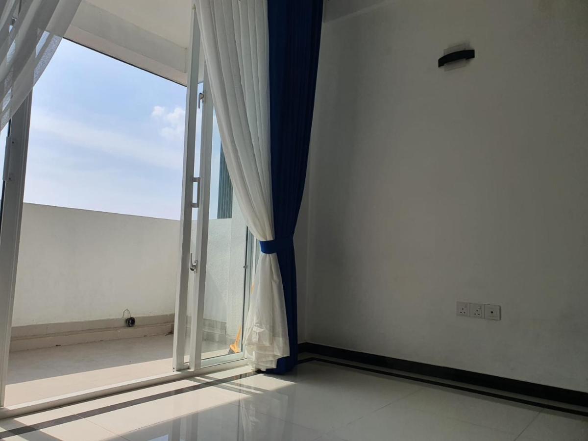 New 2 Bedroom Apartment, 100M Away From The Beach 拉维尼亚山 外观 照片