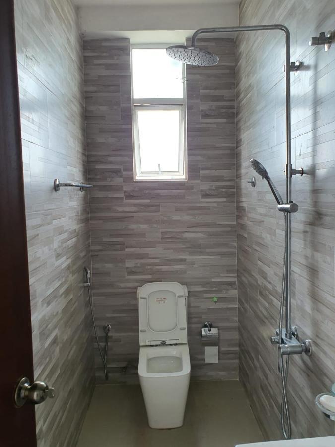 New 2 Bedroom Apartment, 100M Away From The Beach 拉维尼亚山 外观 照片