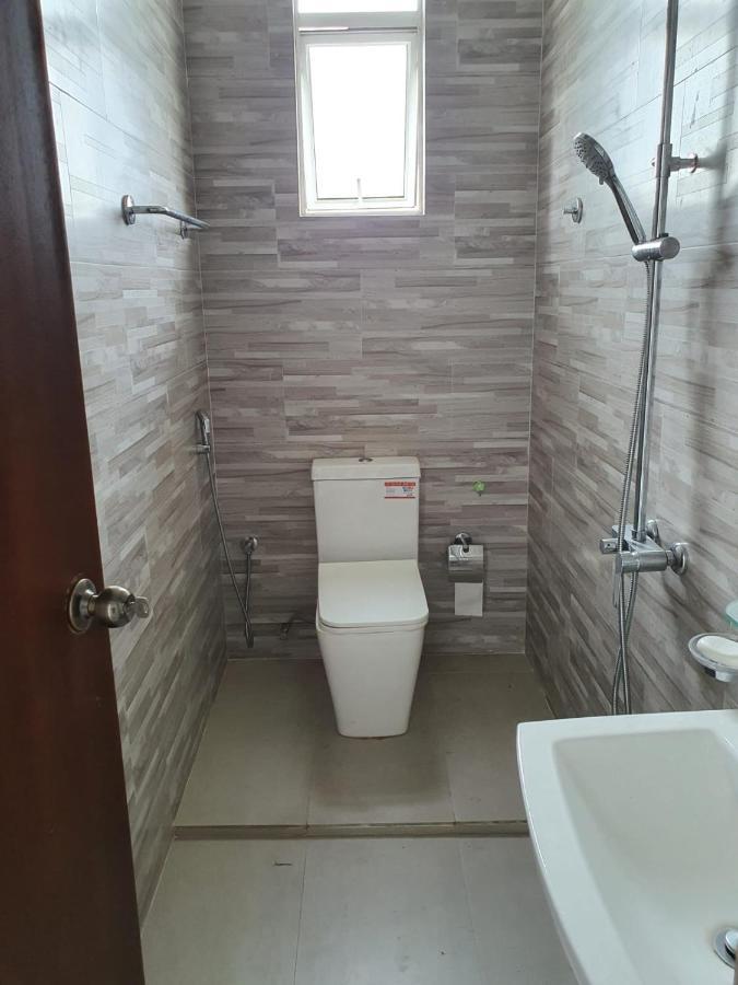 New 2 Bedroom Apartment, 100M Away From The Beach 拉维尼亚山 外观 照片