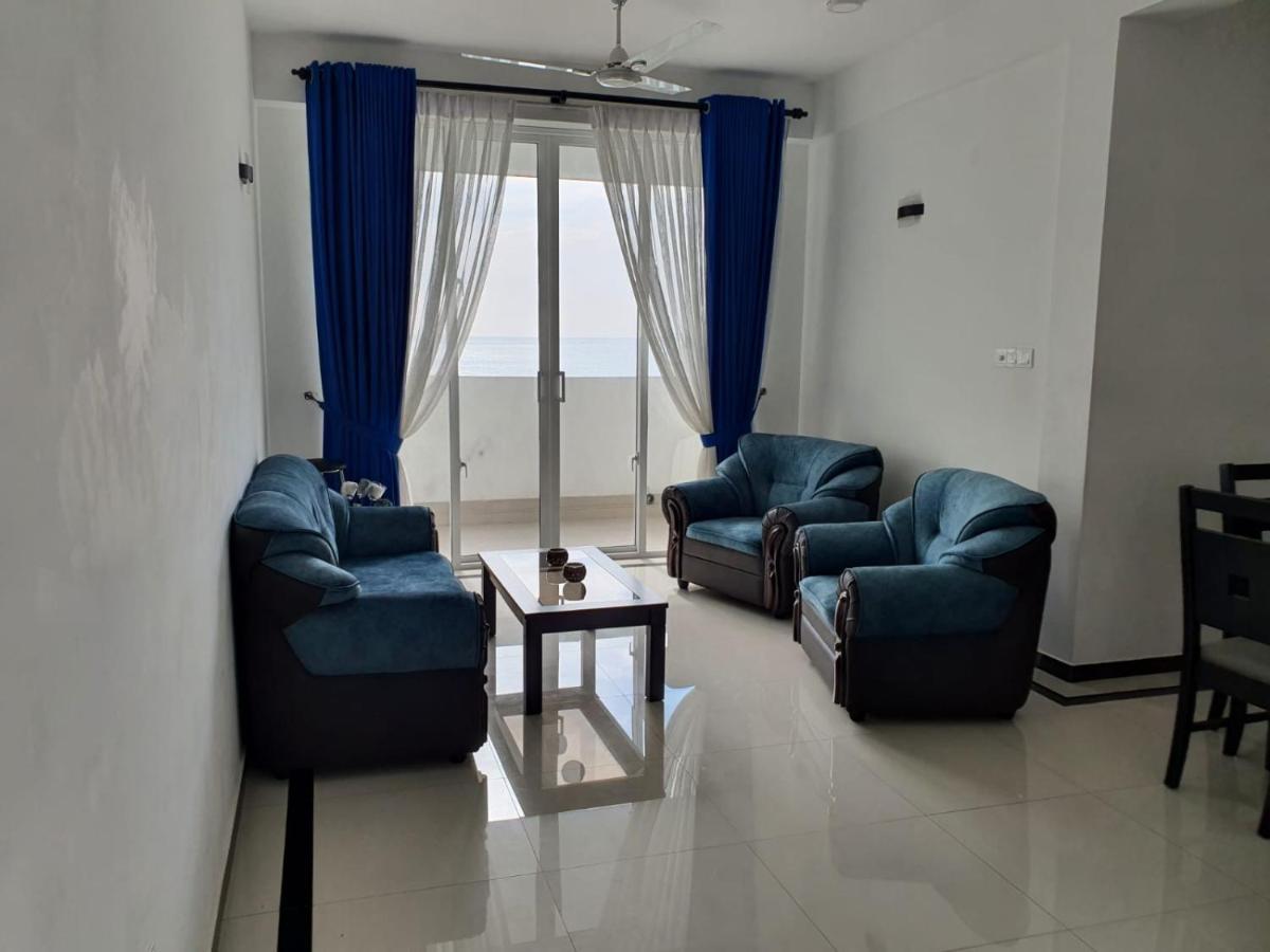 New 2 Bedroom Apartment, 100M Away From The Beach 拉维尼亚山 外观 照片