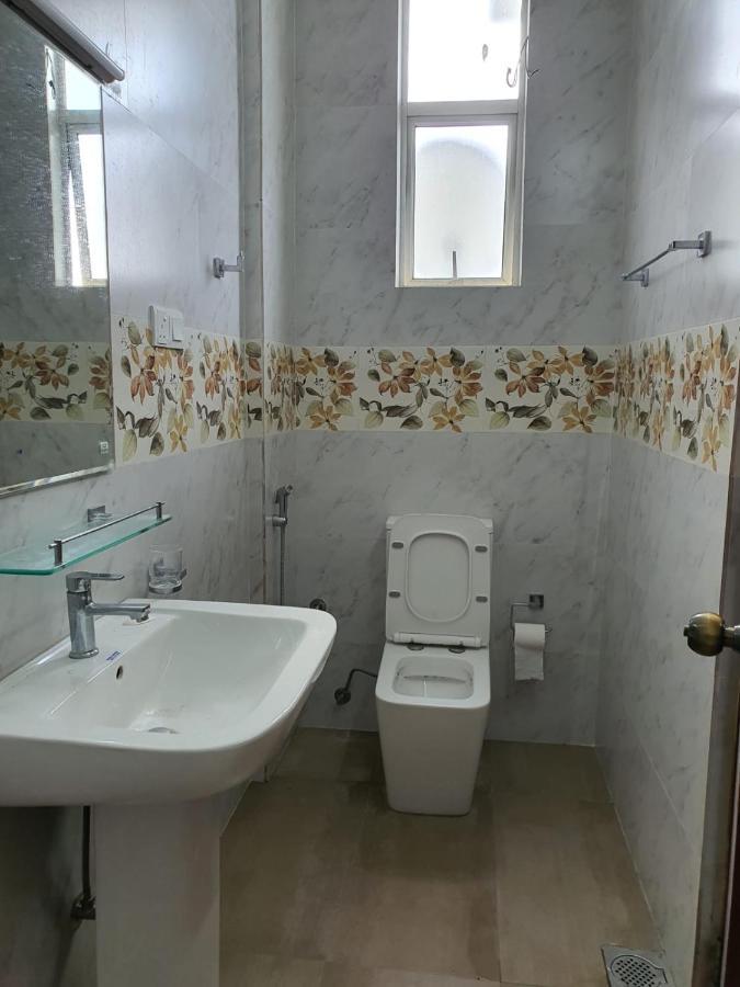 New 2 Bedroom Apartment, 100M Away From The Beach 拉维尼亚山 外观 照片